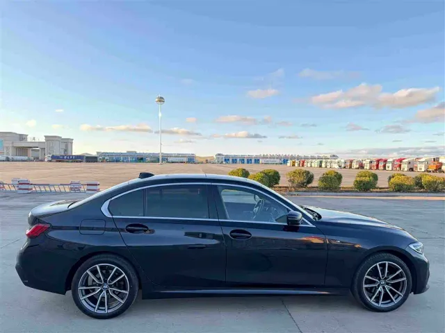 BMW 3 Series — Фото автомобиля 10