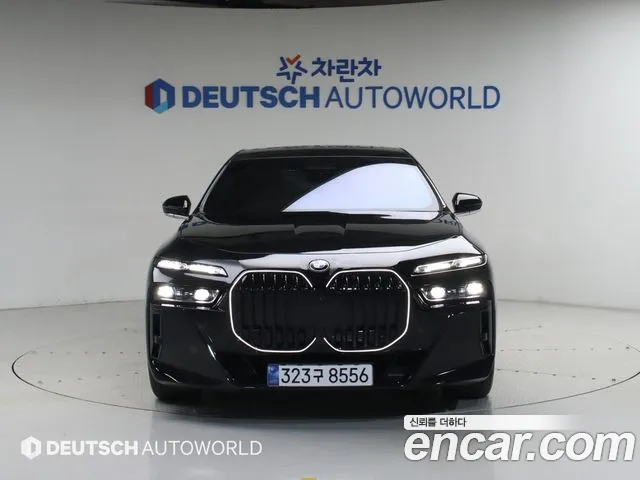 BMW 7-Series 7 серия (G70) 740i xDrive M Sport — Фото автомобиля 3
