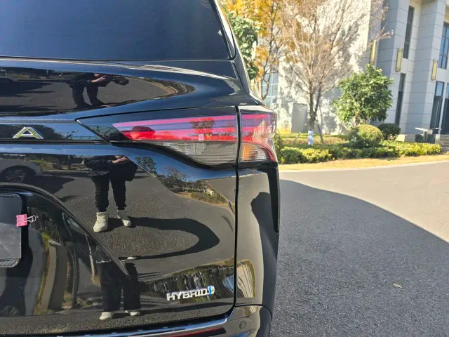 Toyota Granvia — Фото автомобиля 24