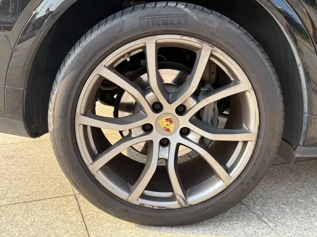 Porsche Cayenne — Фото автомобиля 12