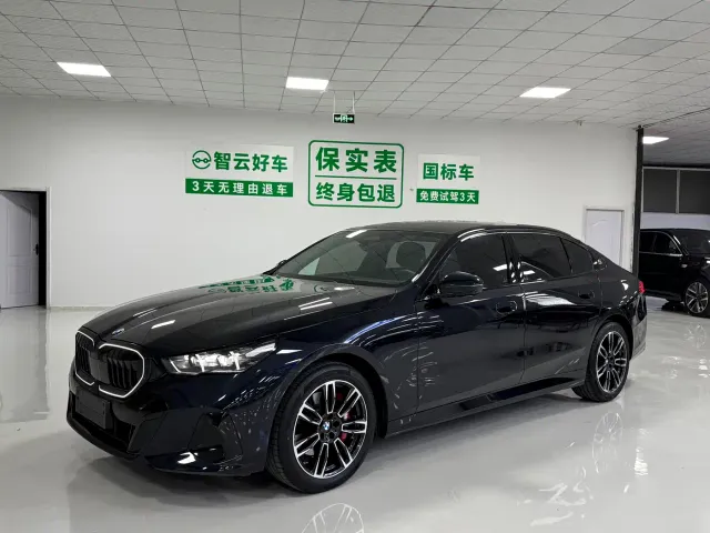 Фотография автомобиля — BMW 5 Series