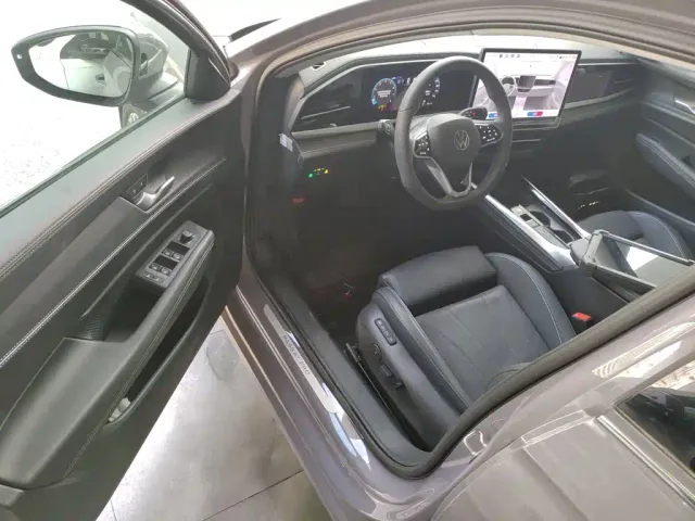 Volkswagen Passat — Фото автомобиля 11