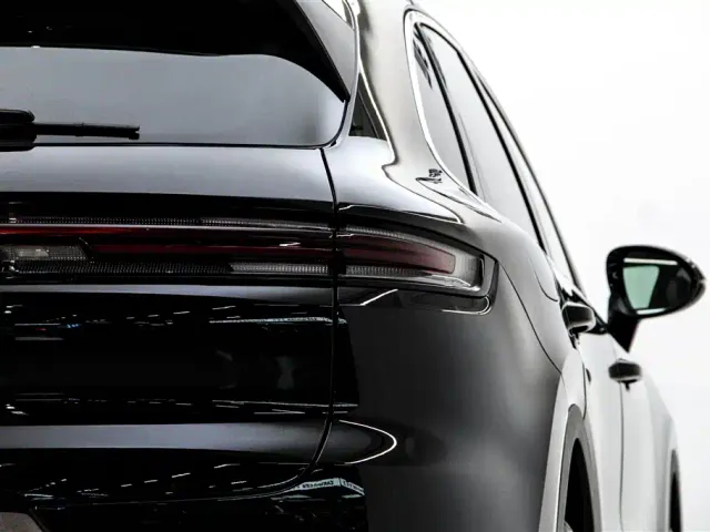 Porsche Cayenne — Фото автомобиля 11