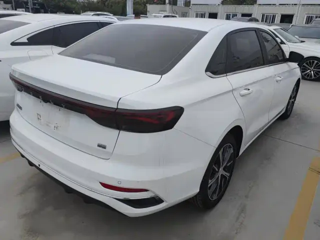 Geely Emgrand — Фото автомобиля 3