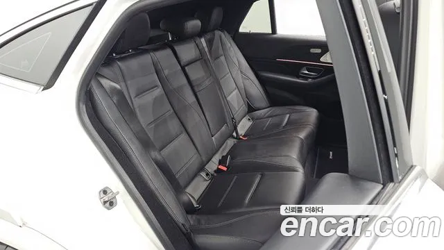 Mercedes-Benz GLE-Class — Фото автомобиля 10