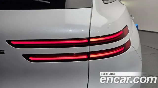 Genesis GV70 — Фото автомобиля 8