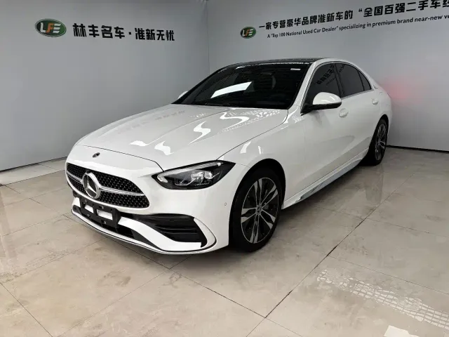 Фотография автомобиля — Mercedes-Benz C-Class
