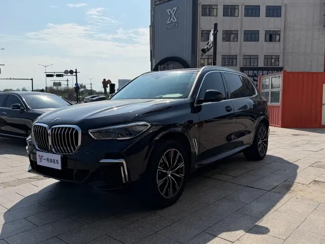 Фотография автомобиля — BMW X5