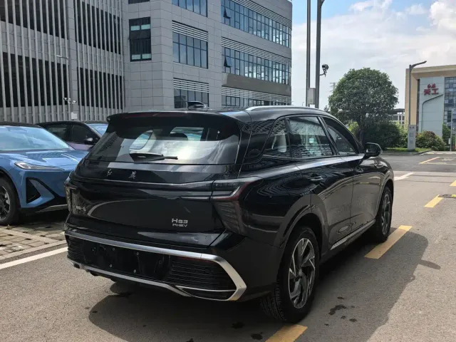 Hongqi HS3 PHEV — Фото автомобиля 8