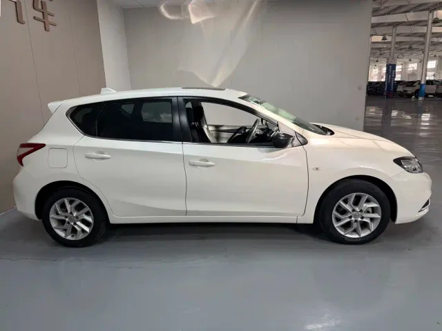 Nissan Tiida — Фото автомобиля 13