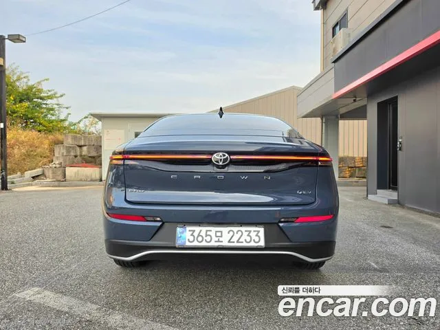 Toyota Crown — Фото автомобиля 4