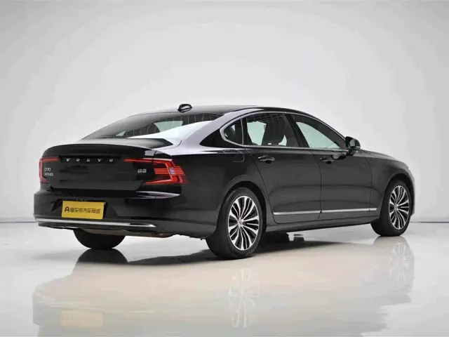 Volvo S90 — Фото автомобиля 6