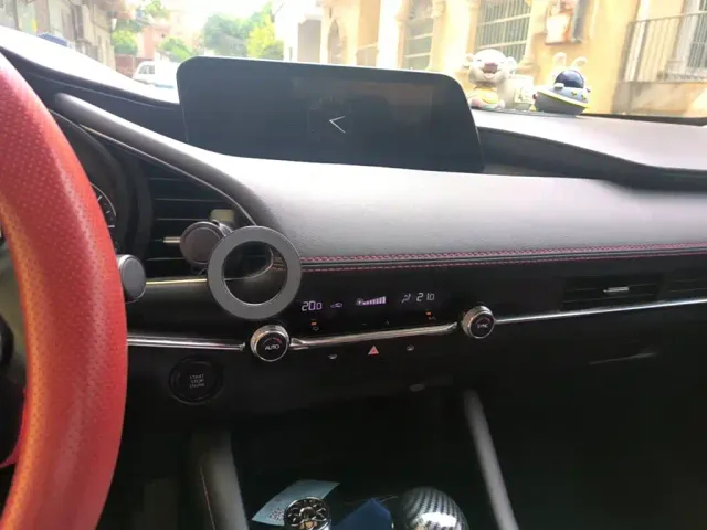 Mazda Axela — Фото автомобиля 12