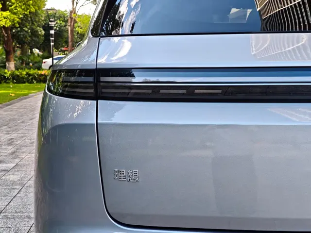 Li Auto L7 — Фото автомобиля 13