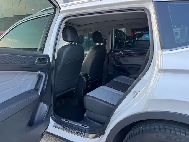Volkswagen Tiguan L — Фото автомобиля 7