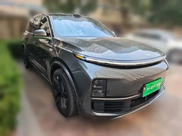 Li Auto L9 — Фото автомобиля 24