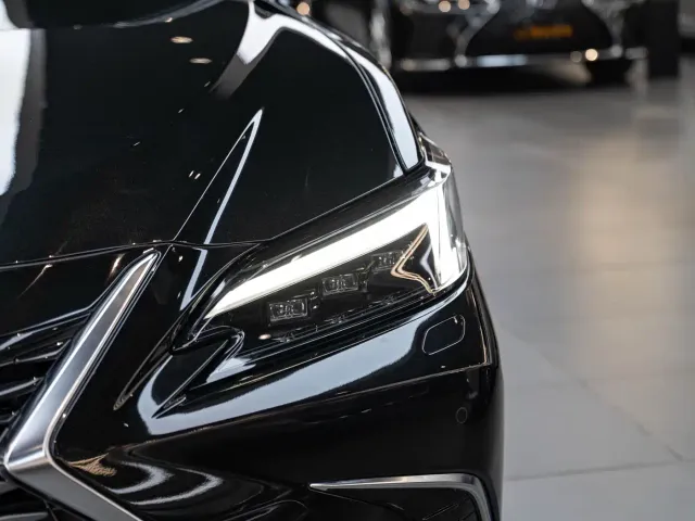Lexus ES — Фото автомобиля 6