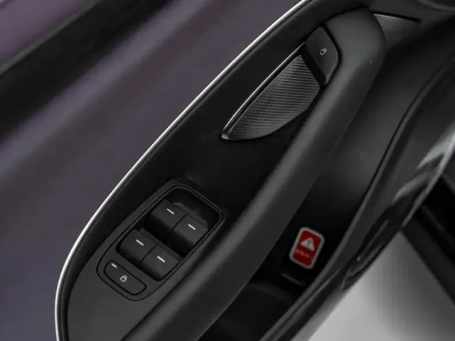 Xiaomi SU7 — Фото автомобиля 16
