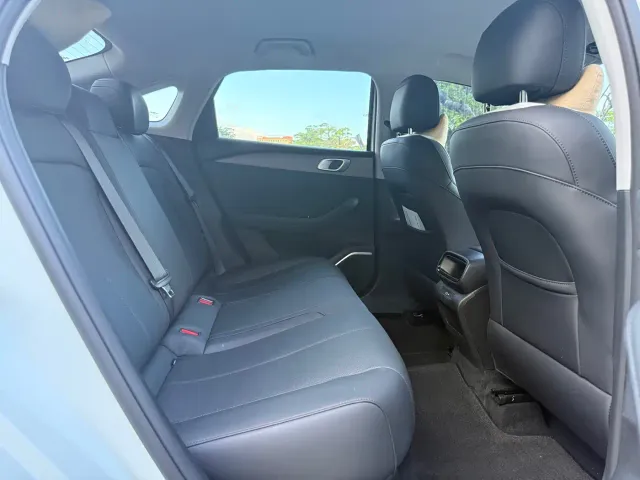 Geely Emgrand — Фото автомобиля 11