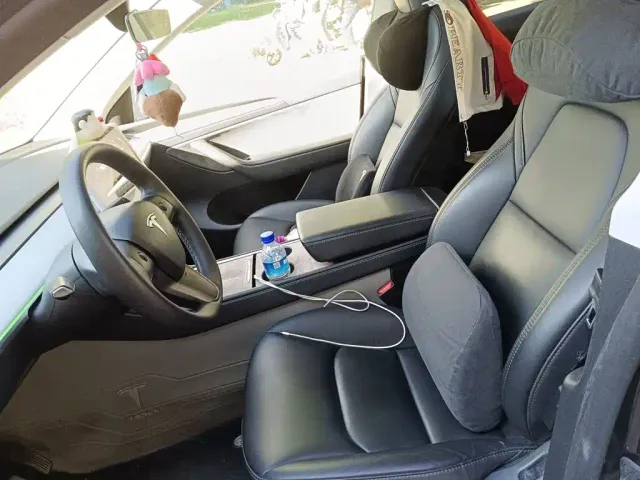 Tesla Model Y — Фото автомобиля 11