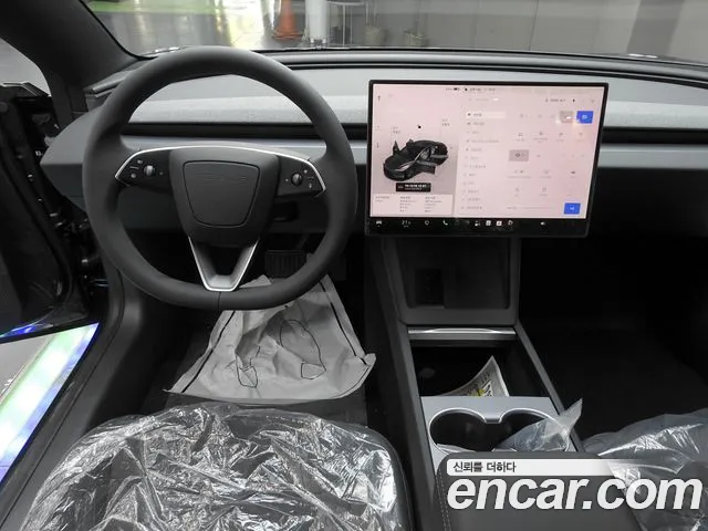 Tesla Model 3 — Фото автомобиля 17