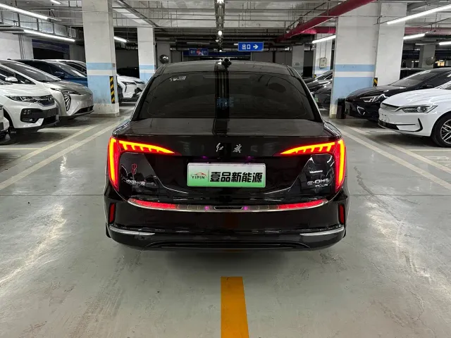 Hongqi E-QM5 — Фото автомобиля 7