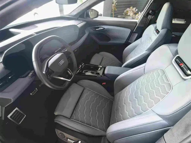 Audi Q6L e-tron — Фото автомобиля 14