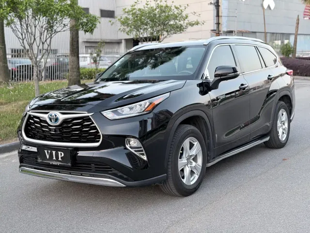 Фотография автомобиля — Toyota Highlander