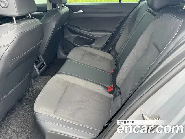 Volkswagen Golf Golf 8 поколение 2.0 TDI Prestige — Фото автомобиля 17