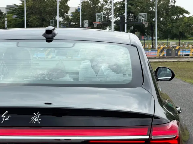 Hongqi H5 — Фото автомобиля 9