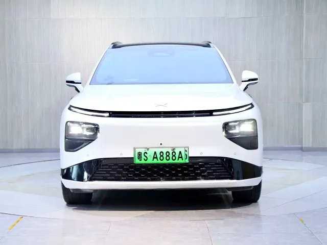 Xpeng G9 — Фото автомобиля 4