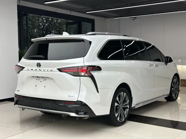 Toyota Granvia — Фото автомобиля 21