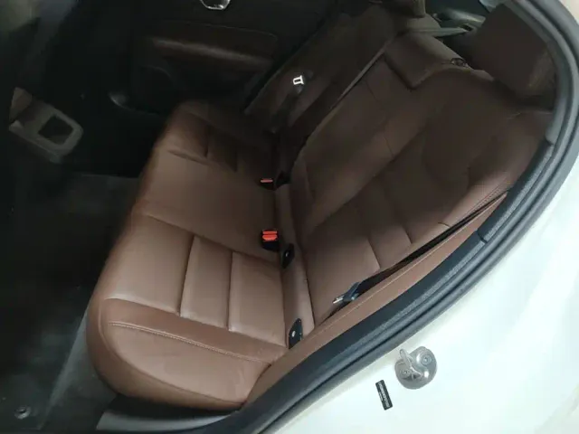 Volvo S60 — Фото автомобиля 16