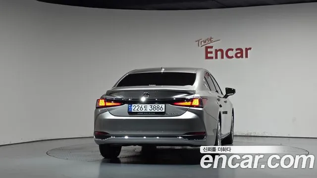 Lexus ES 7th Gen — Фото автомобиля 4