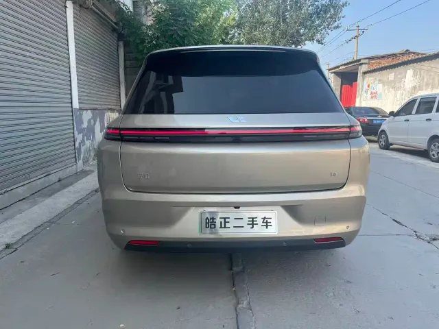 Li Auto L8 — Фото автомобиля 5
