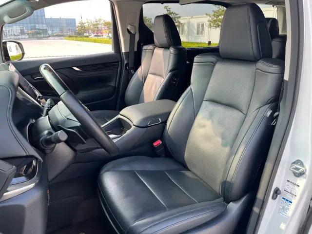 Toyota Vellfire — Фото автомобиля 7