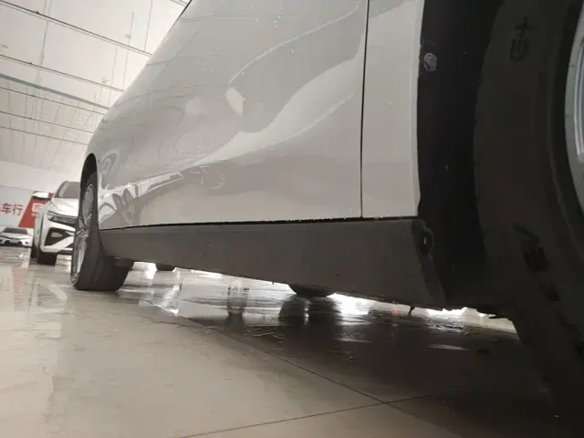 Leapmotor C10 — Фото автомобиля 20