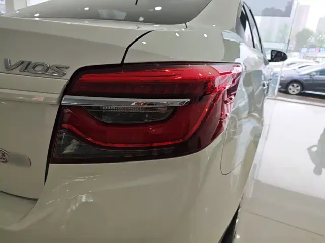 Toyota Vios — Фото автомобиля 7