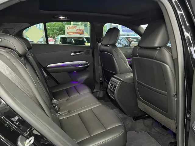 Cadillac XT4 — Фото автомобиля 10