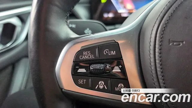 BMW i4 — Фото автомобиля 14