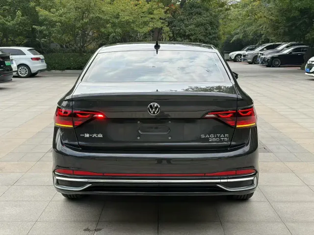 Volkswagen Sagitar — Фото автомобиля 8