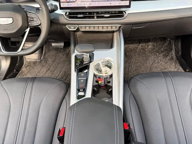 Geely Xingrui — Фото автомобиля 12