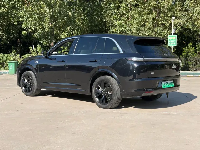 Li Auto L7 — Фото автомобиля 6