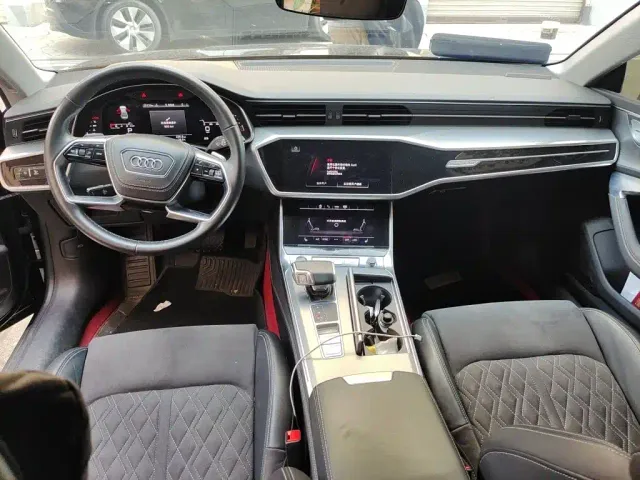 Audi A7L — Фото автомобиля 5