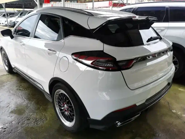 Geely Emgrand S — Фото автомобиля 4