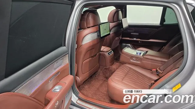 Genesis G90 Бензин 3.5 турбо AWD — Фото автомобиля 10