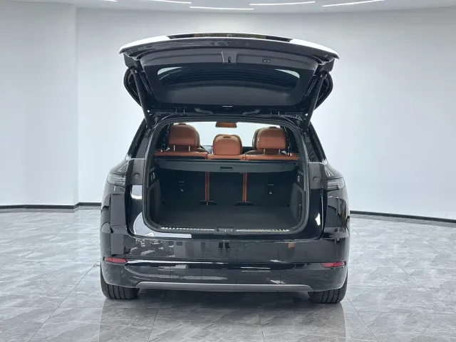 Li Auto L7 — Фото автомобиля 10