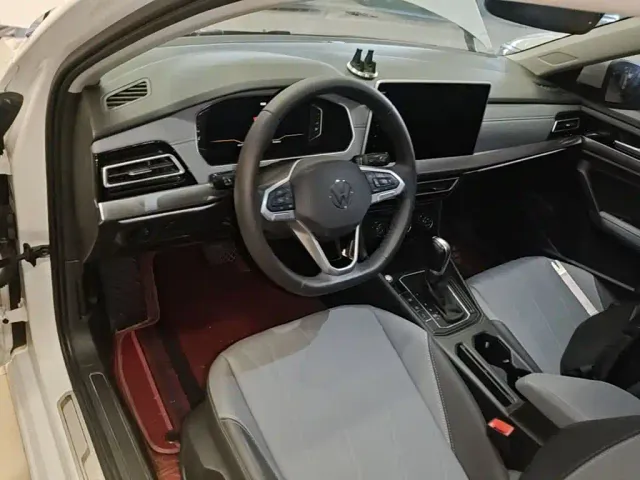 Volkswagen Lavida — Фото автомобиля 9