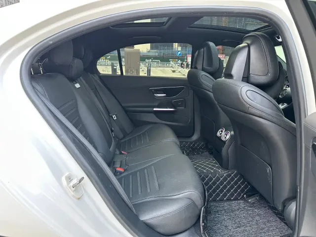 Mercedes-Benz C-Class — Фото автомобиля 12