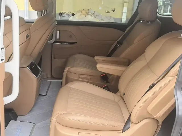 JAC Refine RF8 PHEV — Фото автомобиля 7